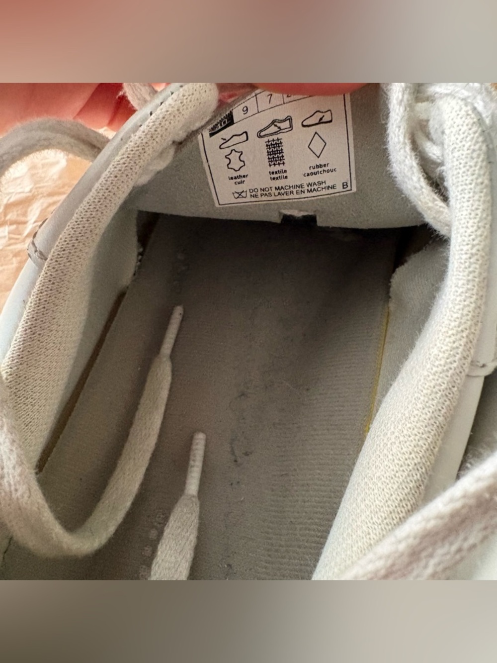 Veja V-10 sneakers, size 9 - Picture 7 of 9